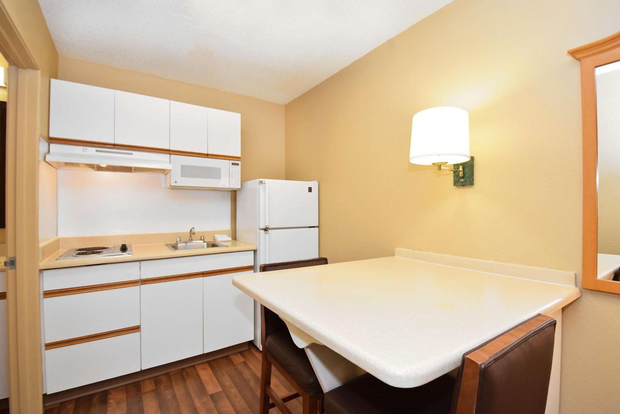 Extended Stay America Select Suites - Tampa - North Airport West Chase Exterior foto