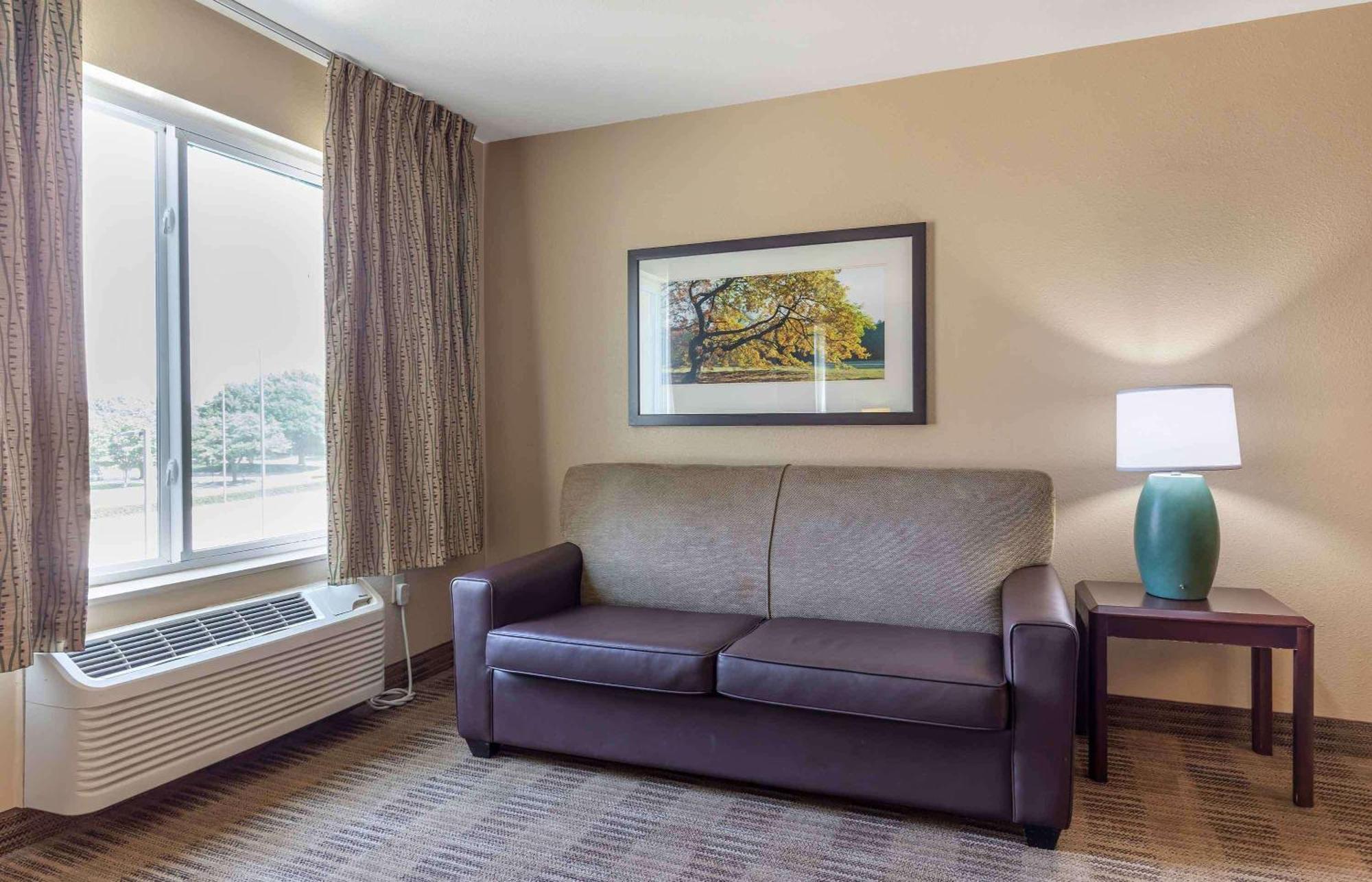 Extended Stay America Select Suites - Tampa - North Airport West Chase Exterior foto