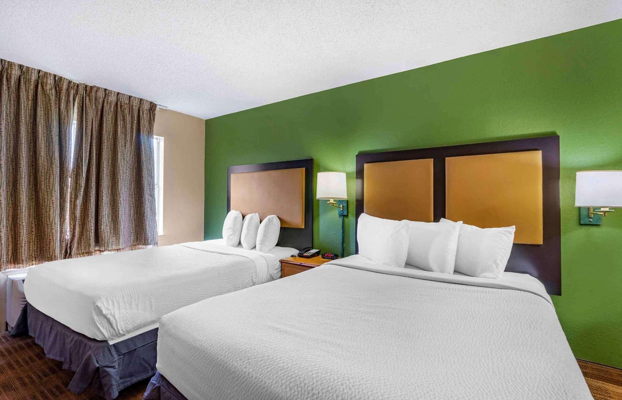 Extended Stay America Select Suites - Tampa - North Airport West Chase Exterior foto