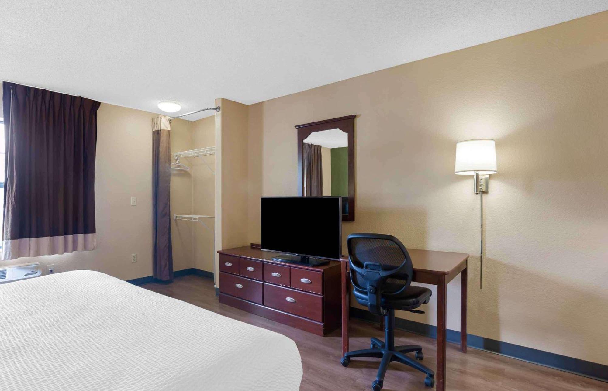Extended Stay America Select Suites - Tampa - North Airport West Chase Exterior foto