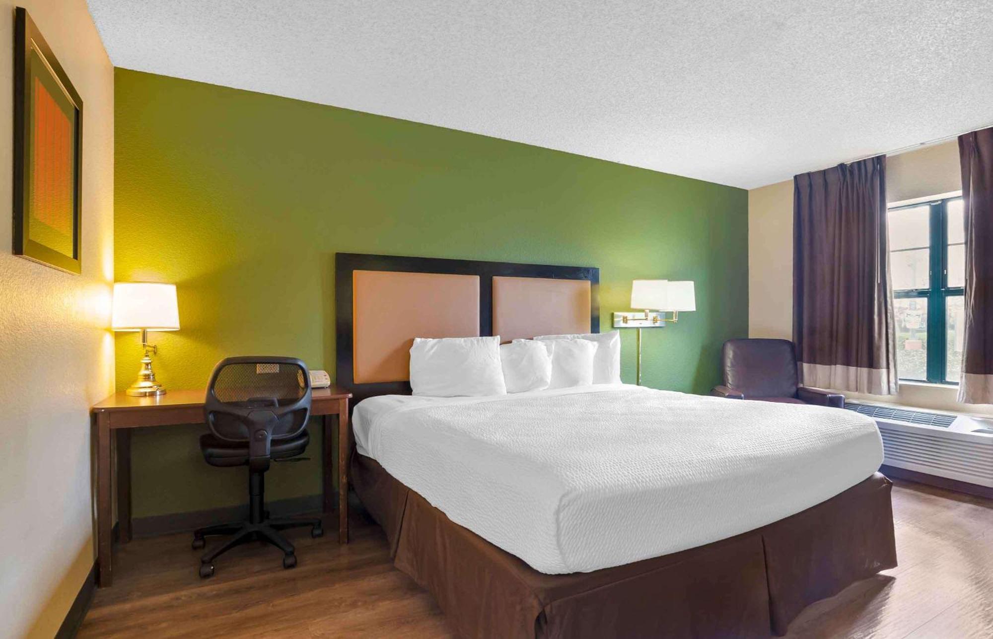 Extended Stay America Select Suites - Tampa - North Airport West Chase Exterior foto
