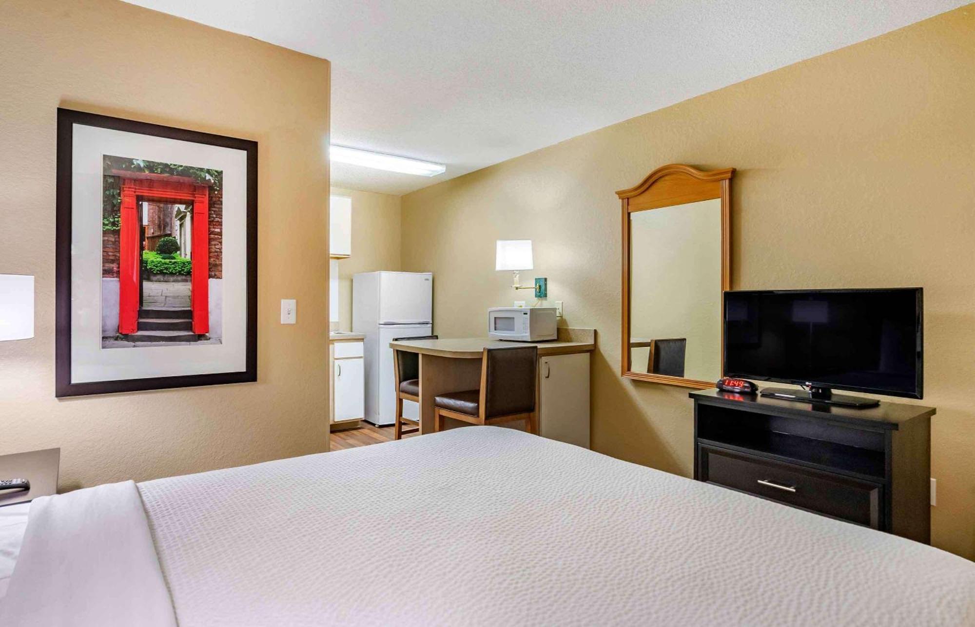 Extended Stay America Select Suites - Tampa - North Airport West Chase Exterior foto