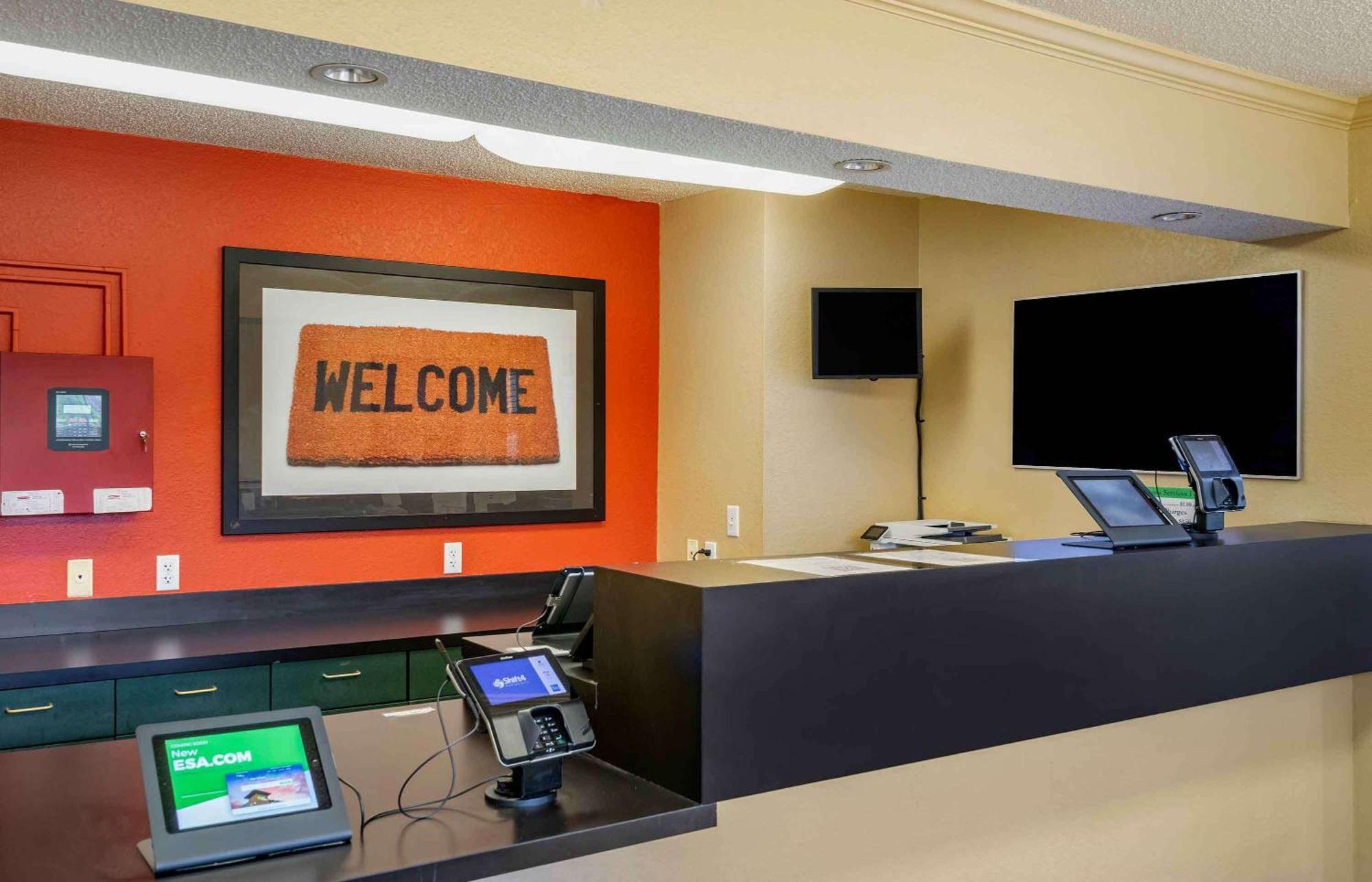 Extended Stay America Select Suites - Tampa - North Airport West Chase Exterior foto