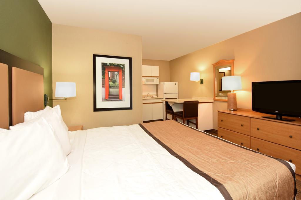 Extended Stay America Select Suites - Tampa - North Airport West Chase Exterior foto